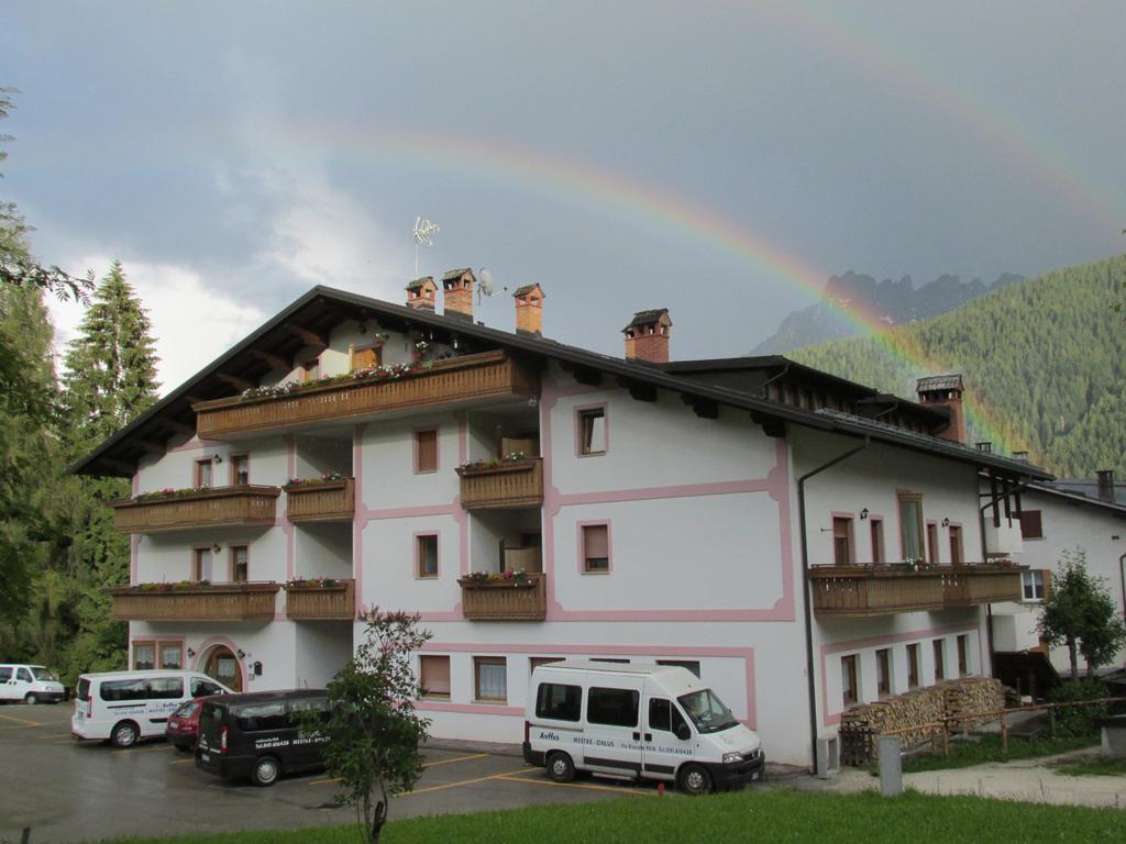 Hotel Garni Miramonti Falcade Exterior foto